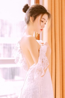 厨房掀裙子从后面进啪啪